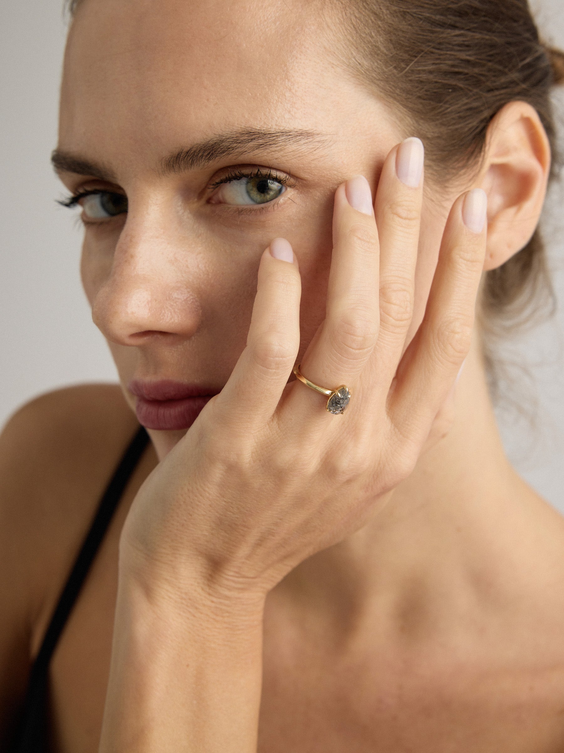 Isla - Pear-Shaped Salt and Pepper Diamond Ring